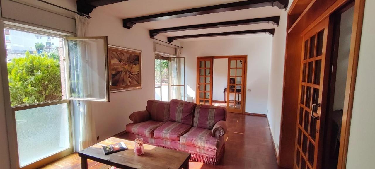Elegante Appartamento A Cefalu Exterior photo